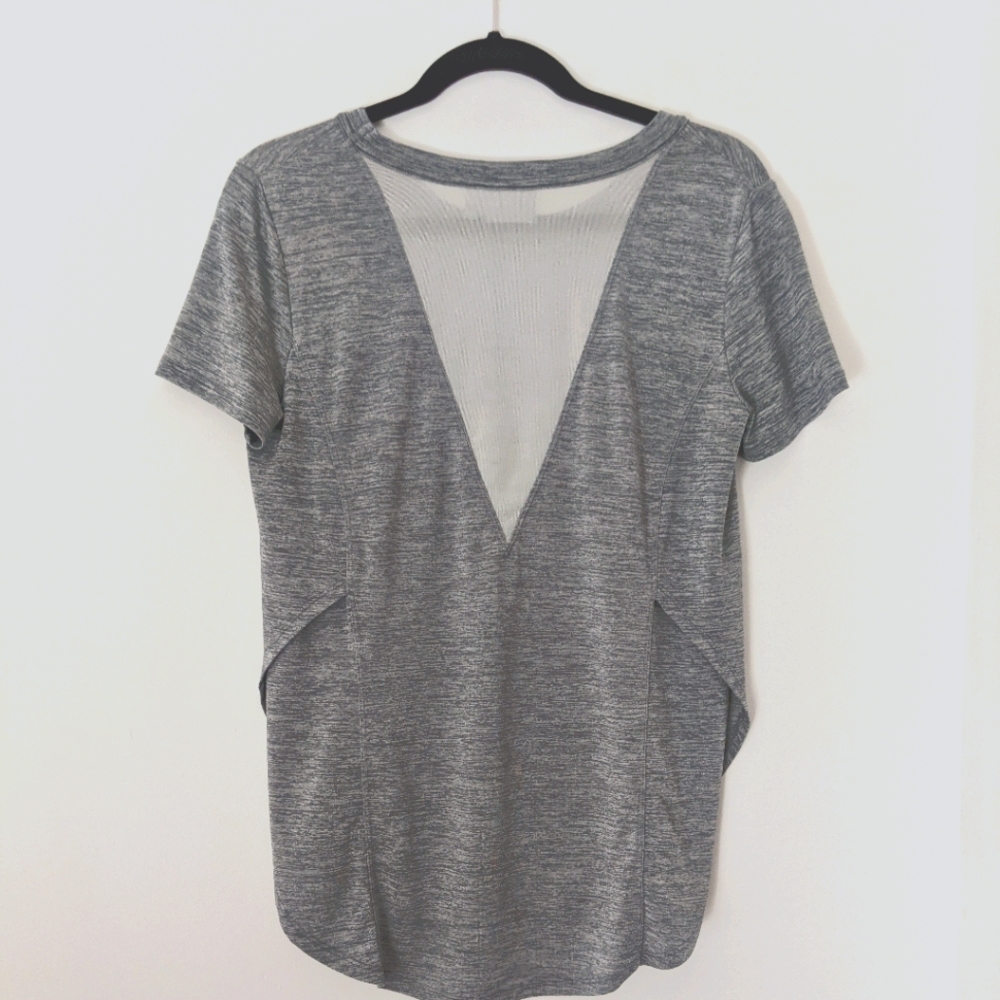 Athleta Utopia Short Sleeve Tee Gray/White XS - Picture 8 of 12
